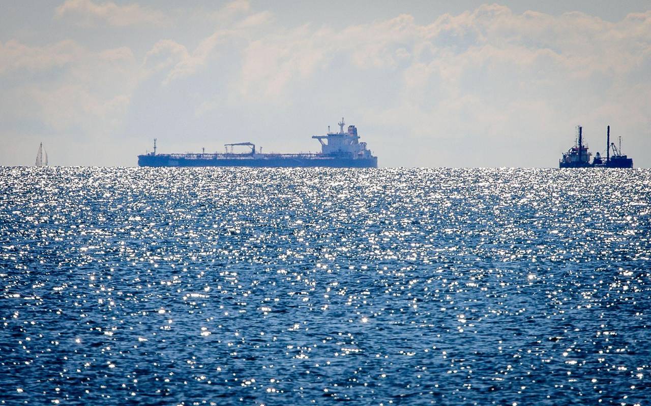 Eingezogener Tanker «Eventin» vor Insel Rügen