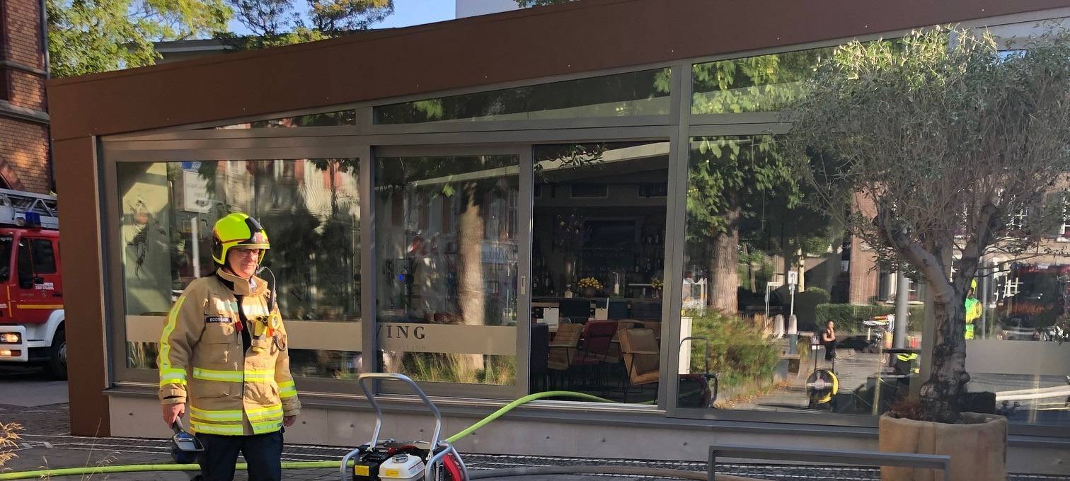 Feuer im "Living im Kupferpavillon"