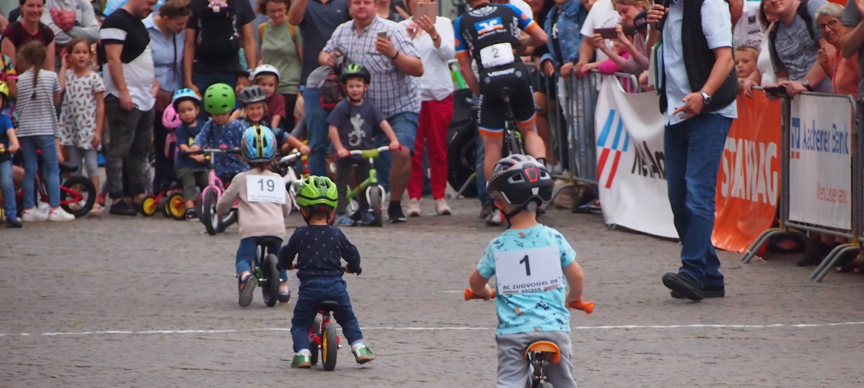 Radrennen Rund um Dom und Rathaus