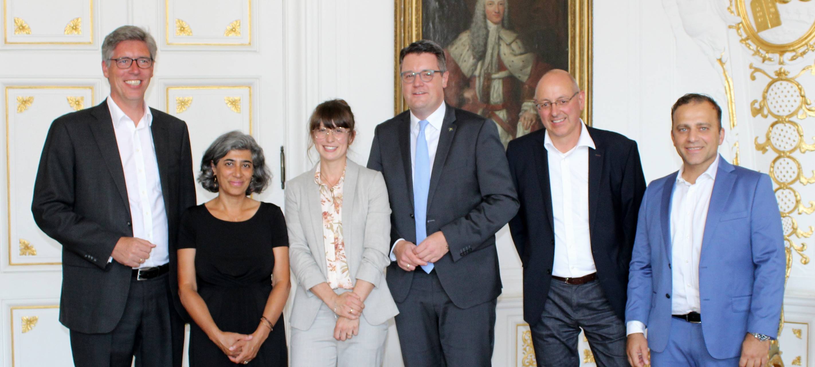 Gewaltbereitem Salafismus begegnen: "Wegweiser" hilft