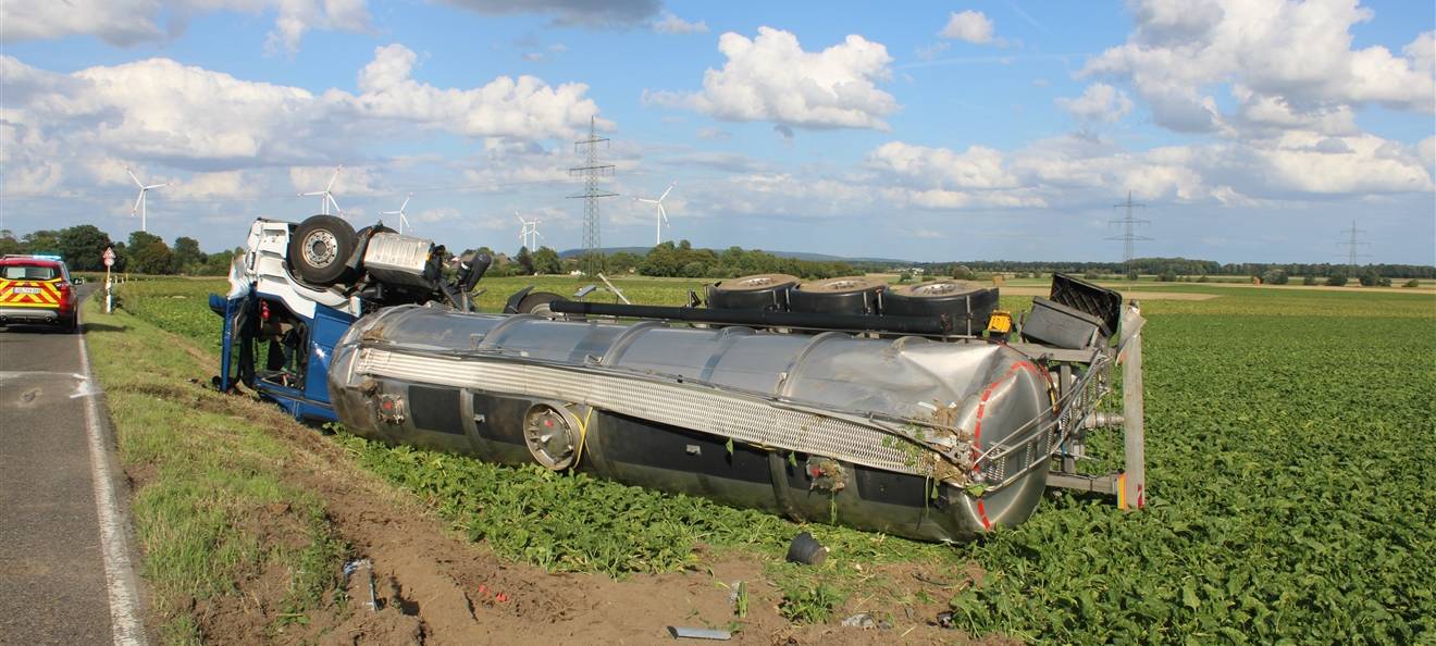 Sattelzug umgekippt