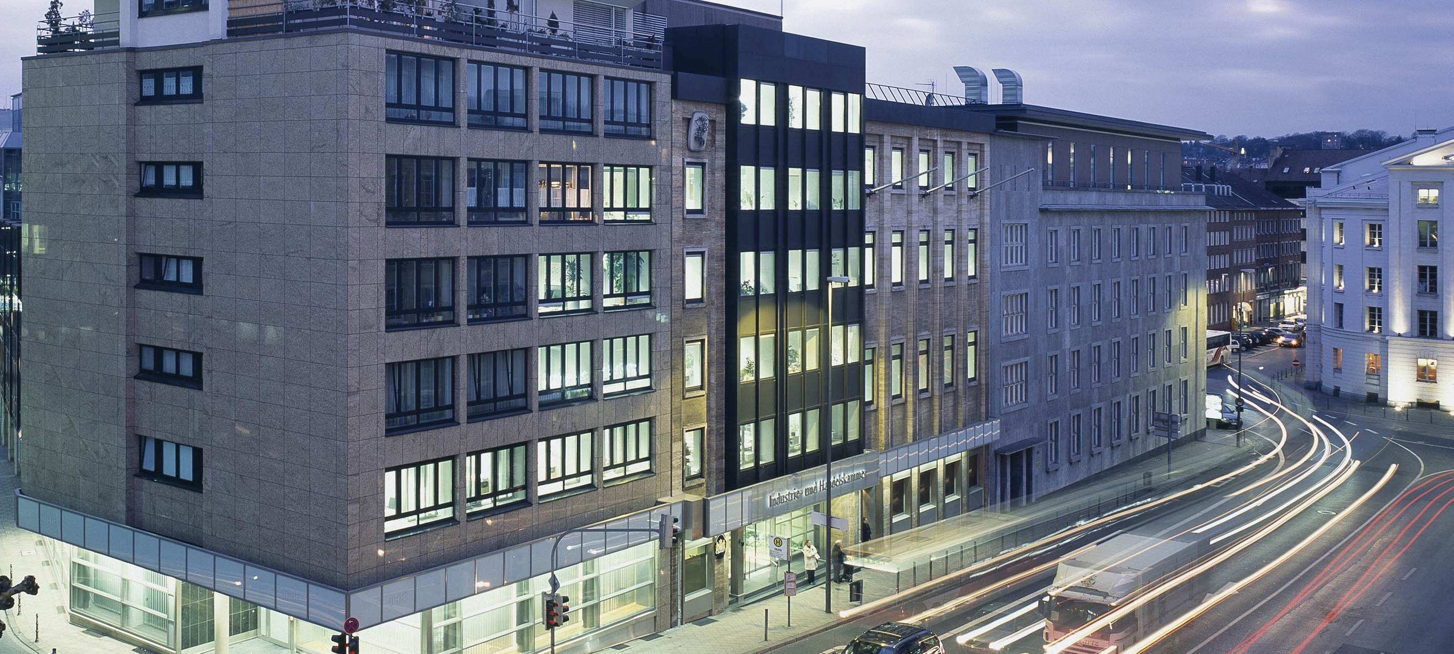 Blauer Teppich der IHK Aachen am Dienstag