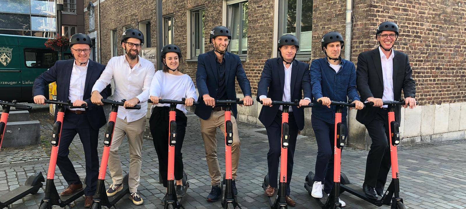 Der Blinden- und Sehbehindertenverein der Städteregion Aachen fordert strengere Regeln für E-Autos und E-Tretroller