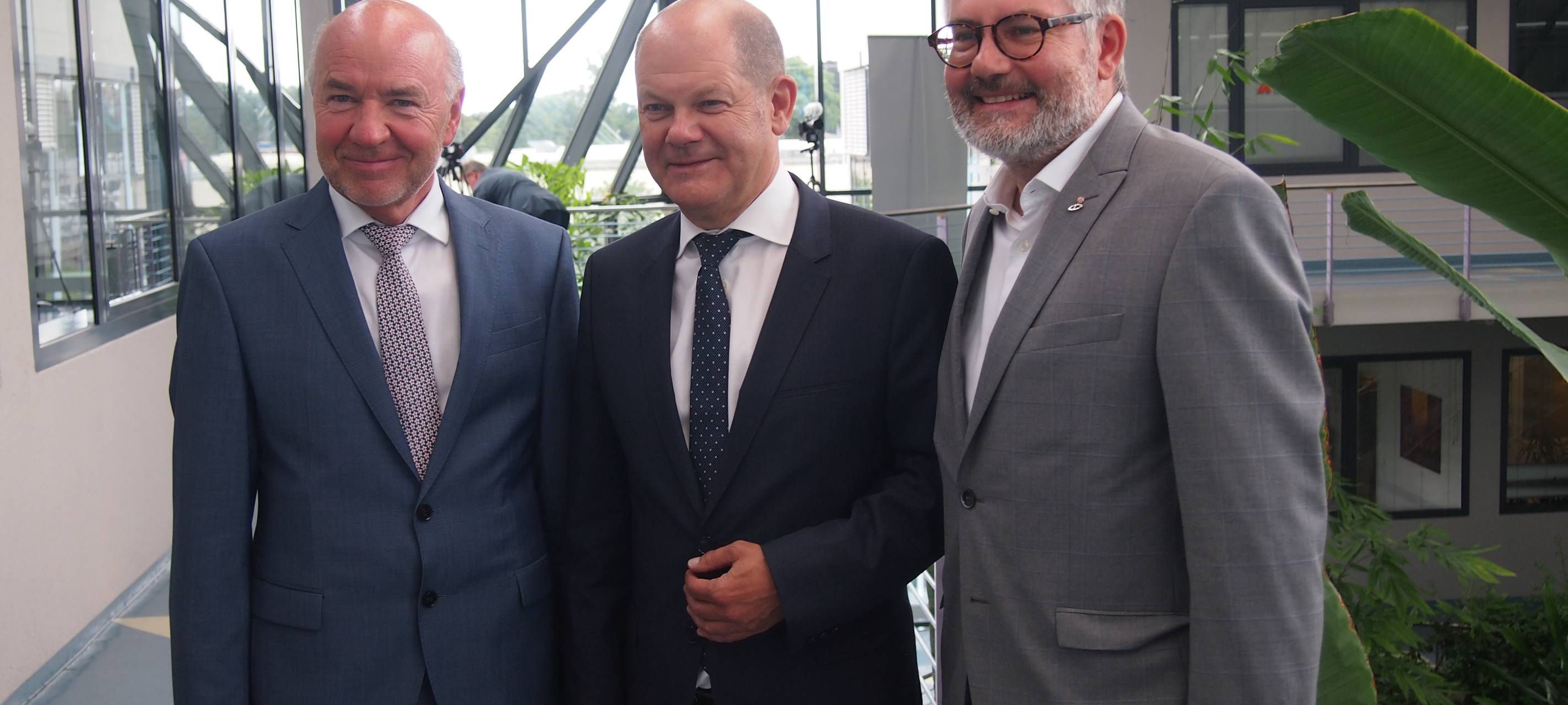 Scholz besucht FH in Jülich
