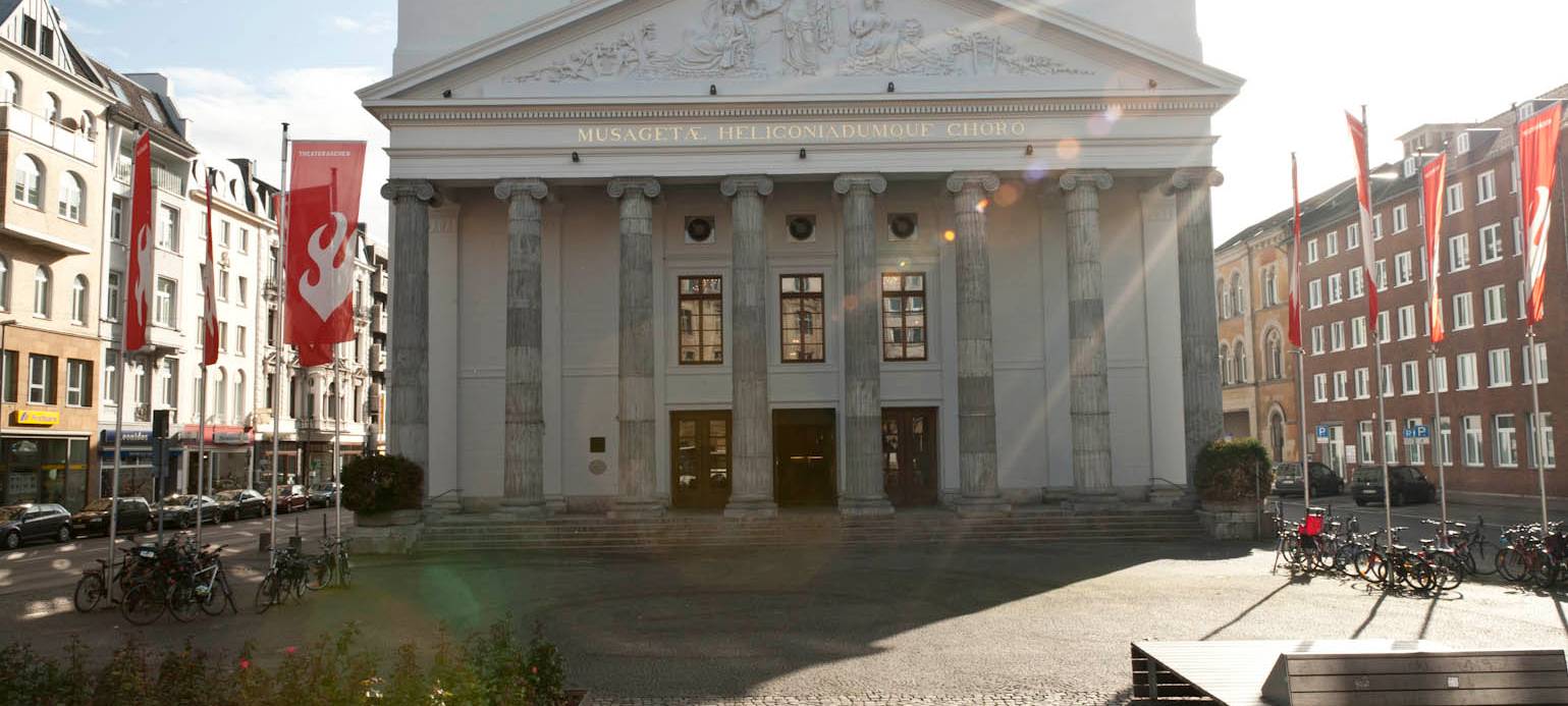 Theaterplatz Aachen wird halbseitig für Autos gesperrt