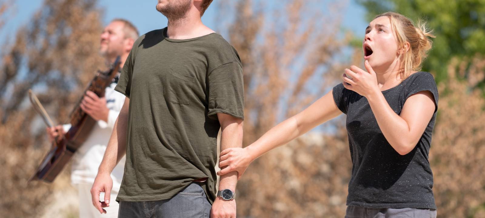 Christian und Dani wundern sich über die Rituale.