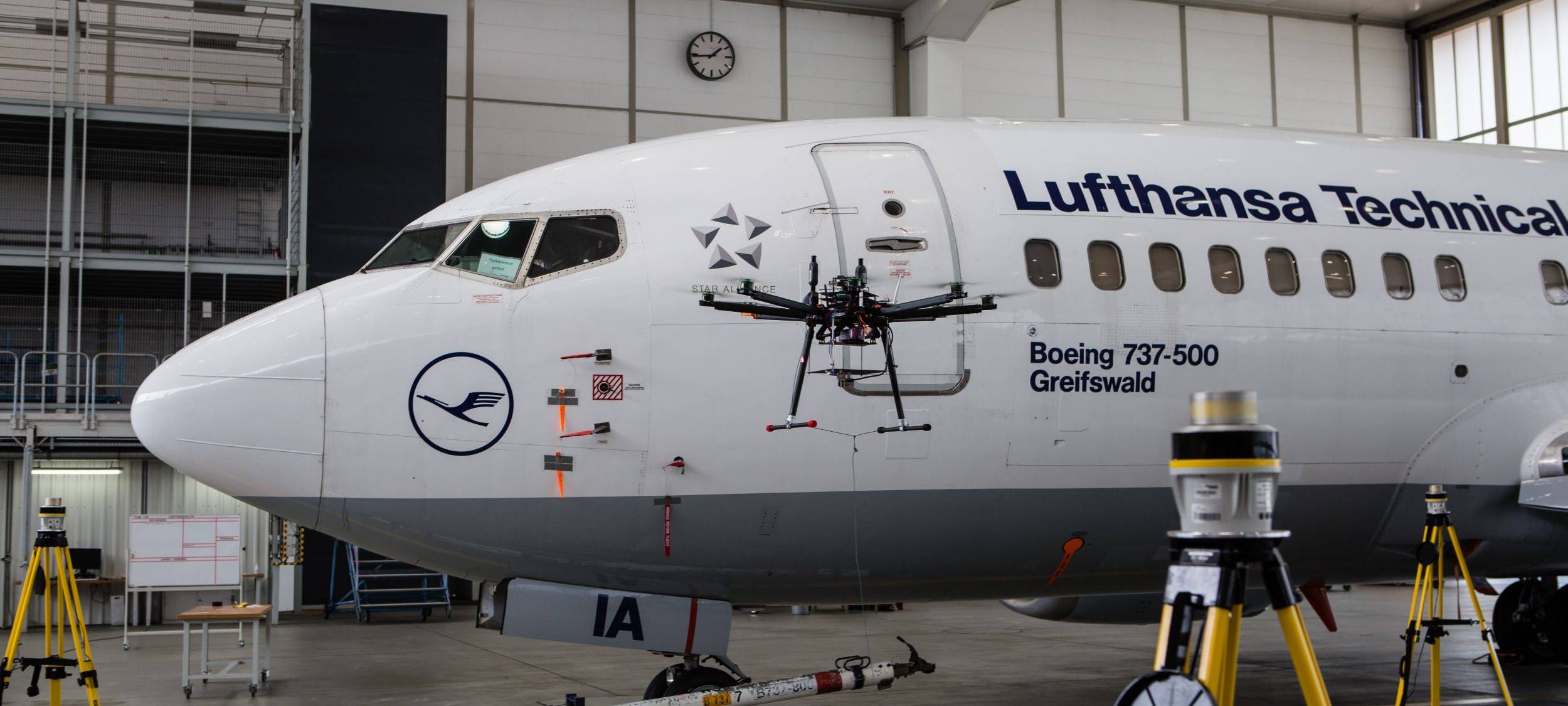 Blitzeinschlag am Flugzeug