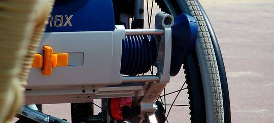 Rollstuhlfahrer stirbt nach Unfall