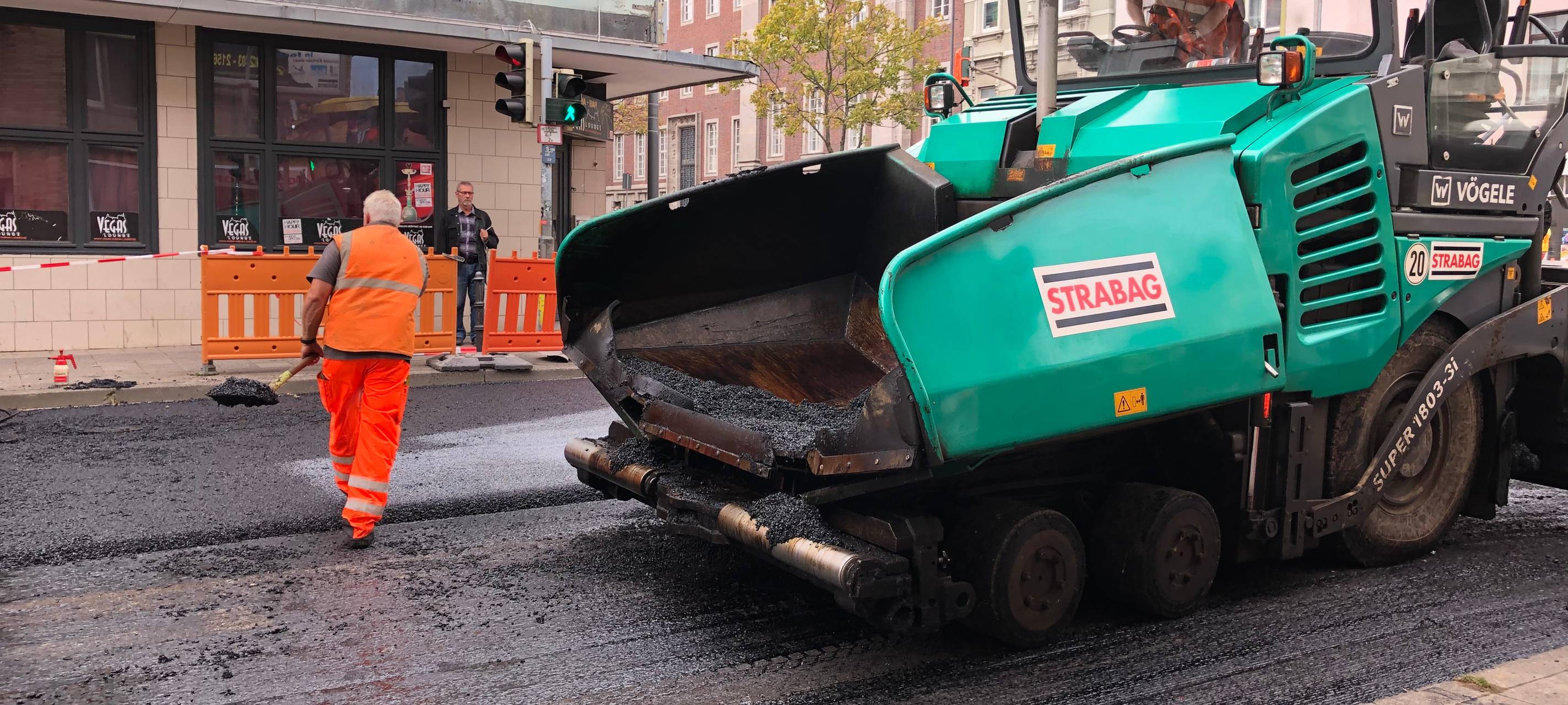 Aachen: Adalbertsteinweg bekommt "Wunder-Asphalt"