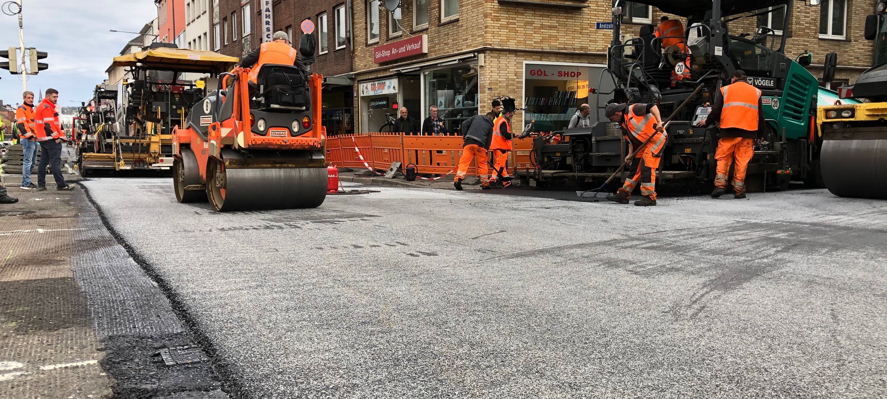 Aachen: Adalbertsteinweg bekommt "Wunder-Asphalt"