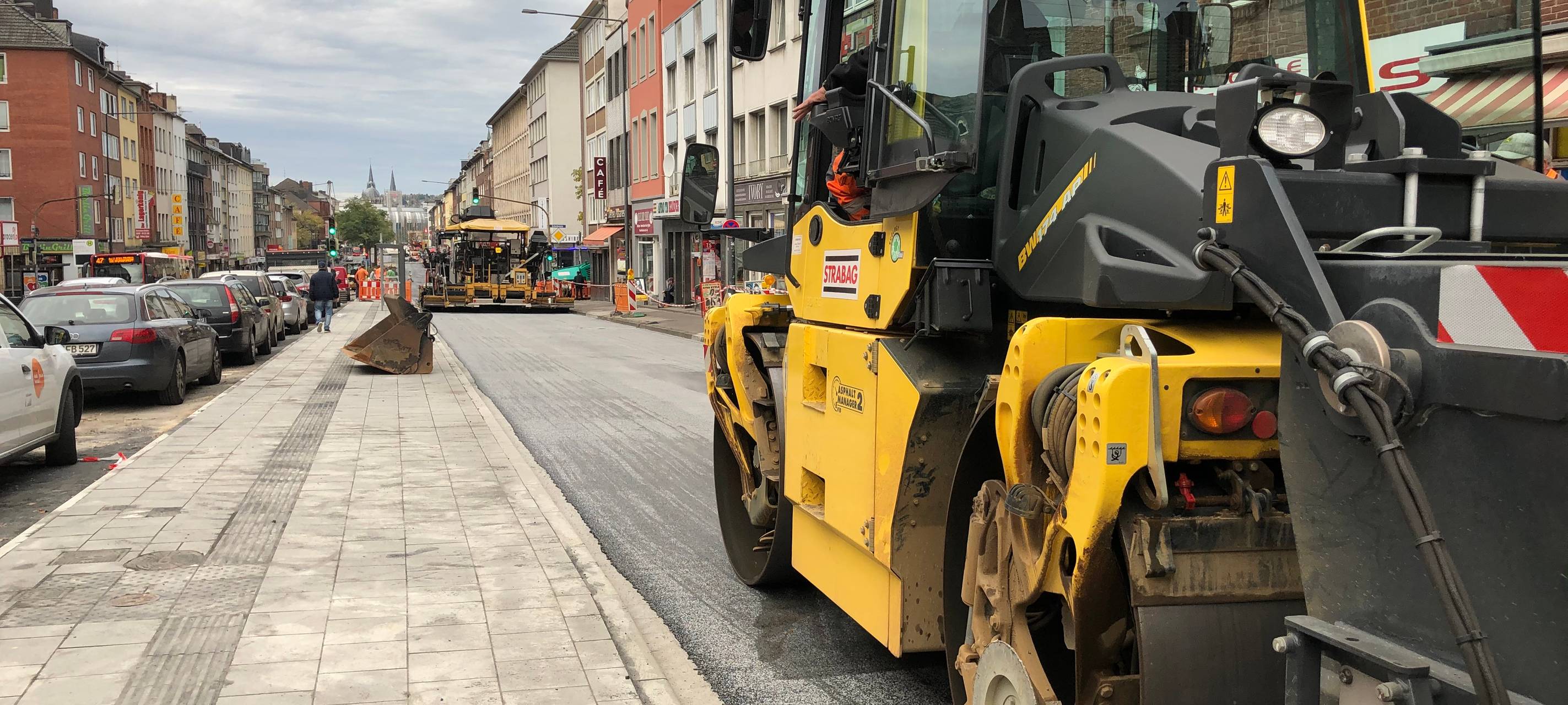 Aachen: Adalbertsteinweg bekommt "Wunder-Asphalt"