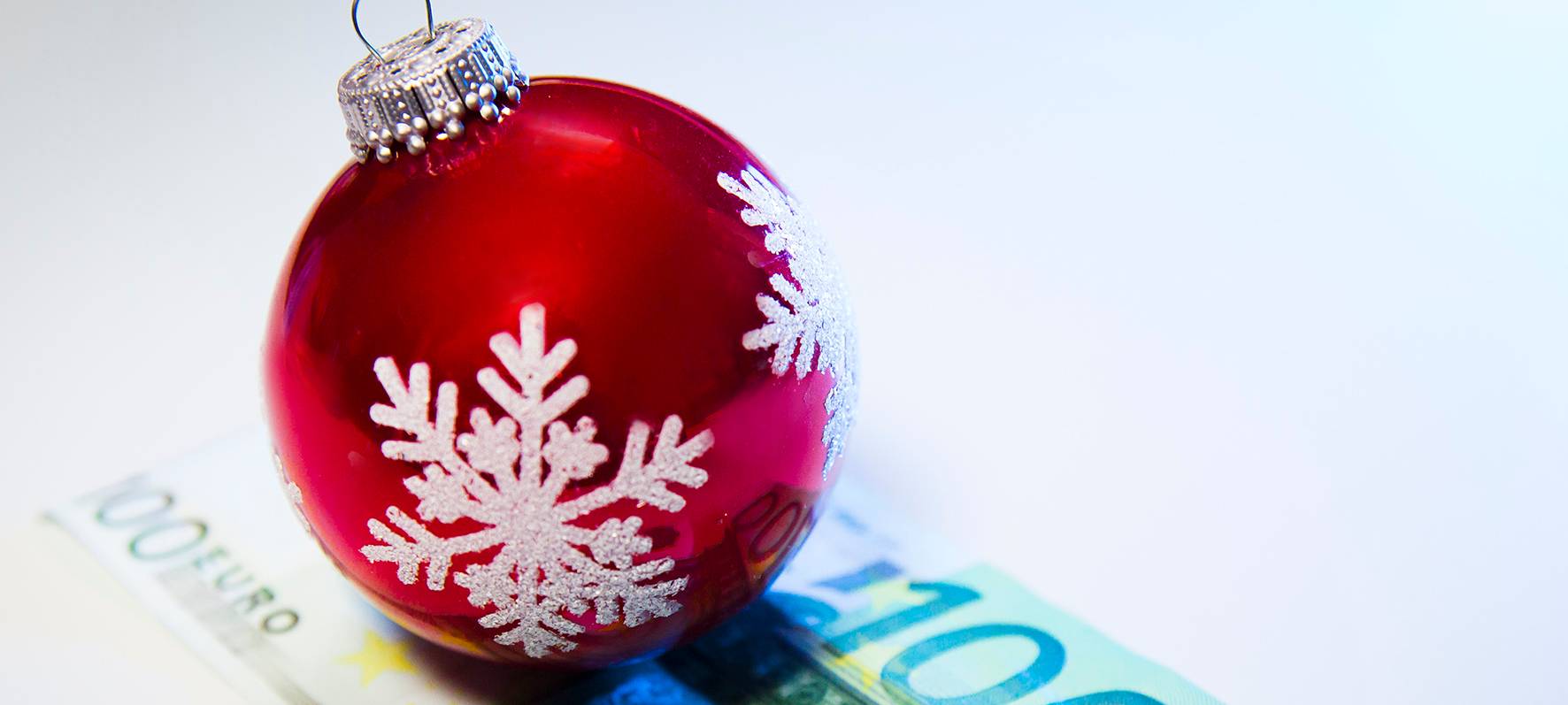 Beschäftigte sollen Weihnachtsgeld-Anspruch prüfen