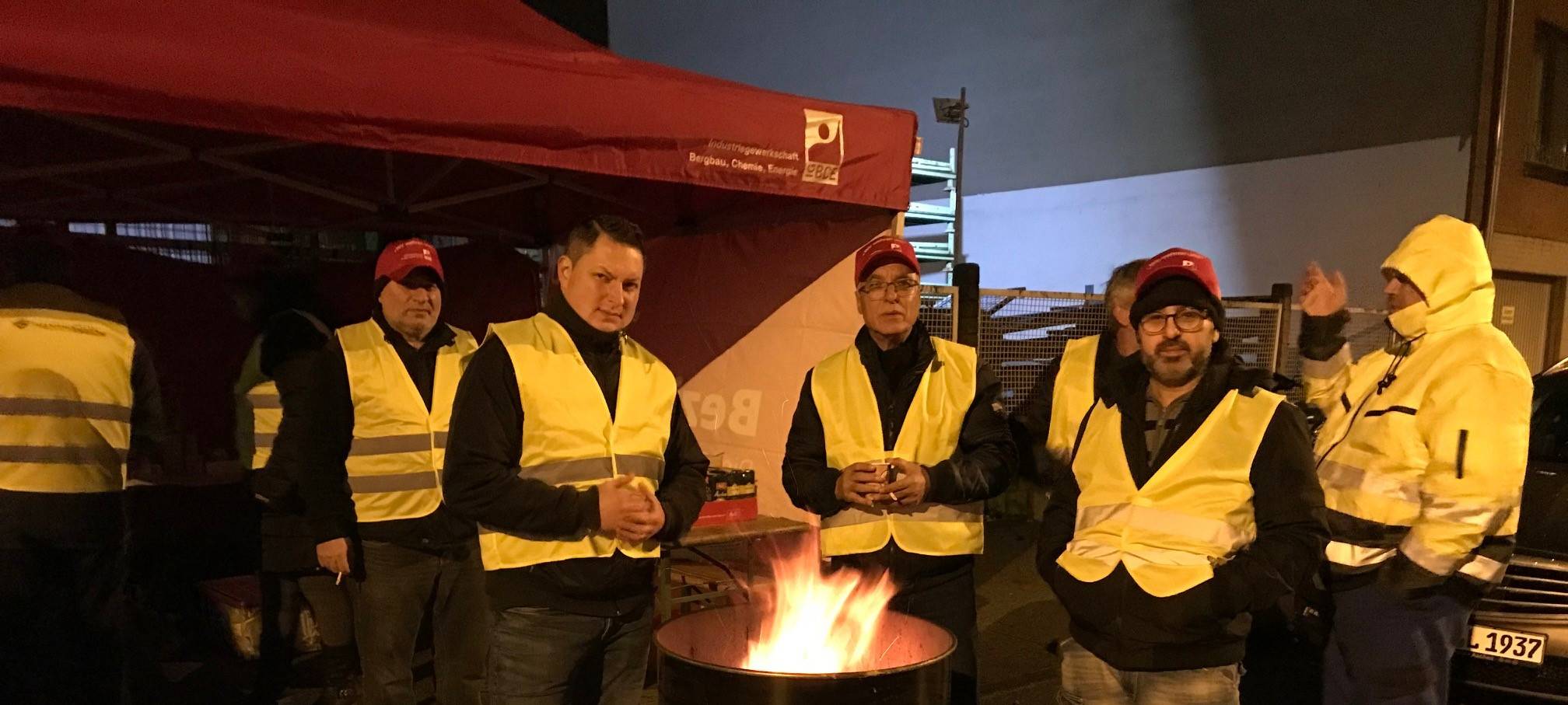 Mahnwache bei Hutchinson