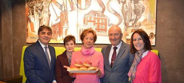 Pinke Puffel gegen Brustkrebs