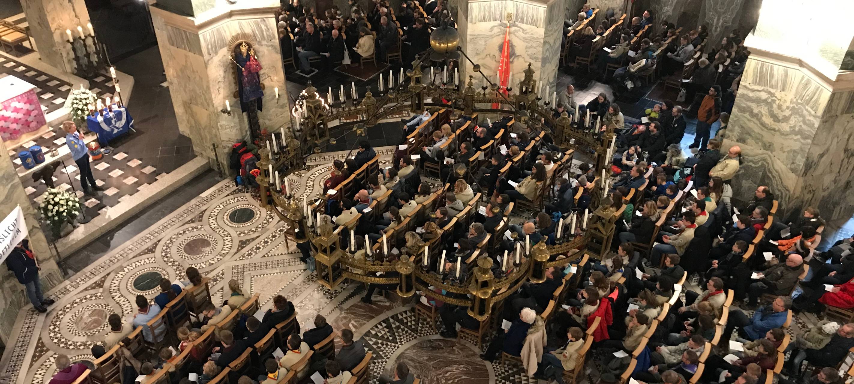 Friedenslicht in Aachen angekommen und ausgesandt