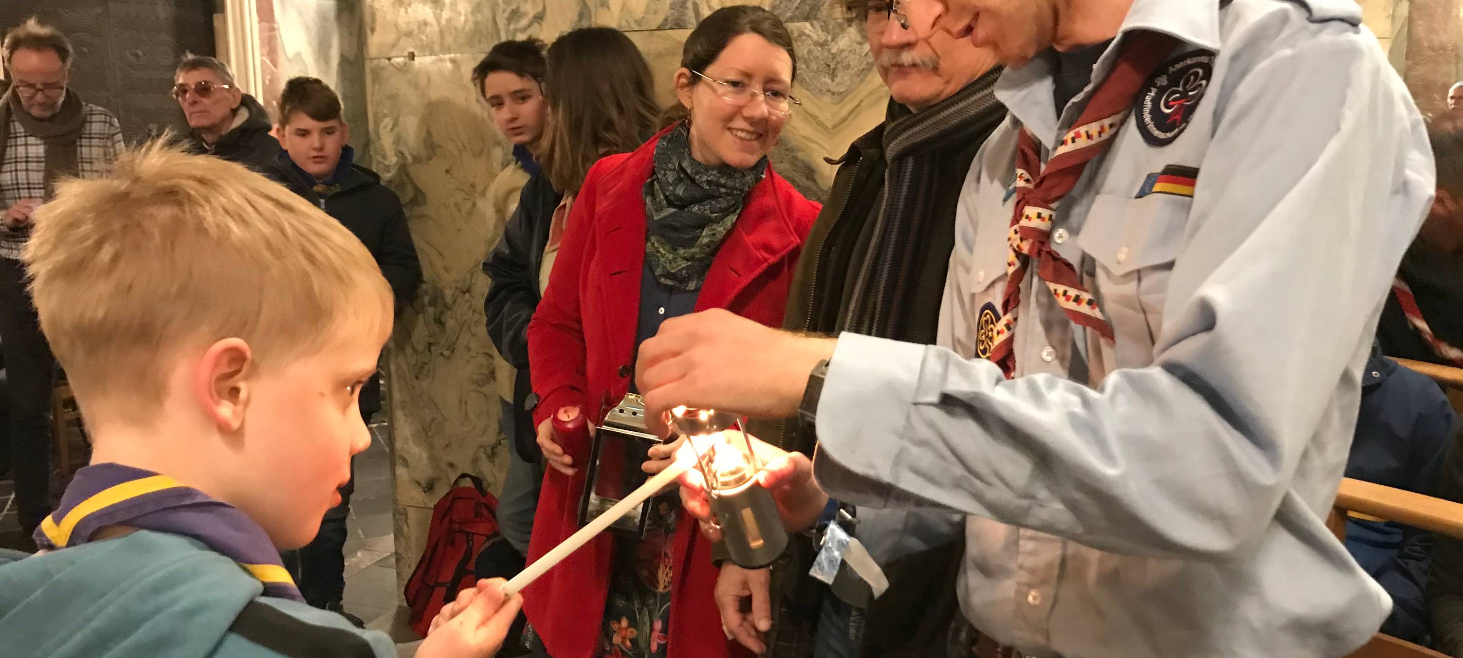 Friedenslicht in Aachen angekommen und ausgesandt