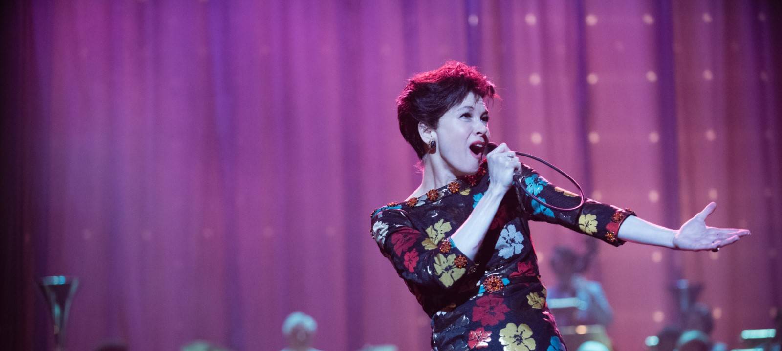 Judy auf der Bühne.