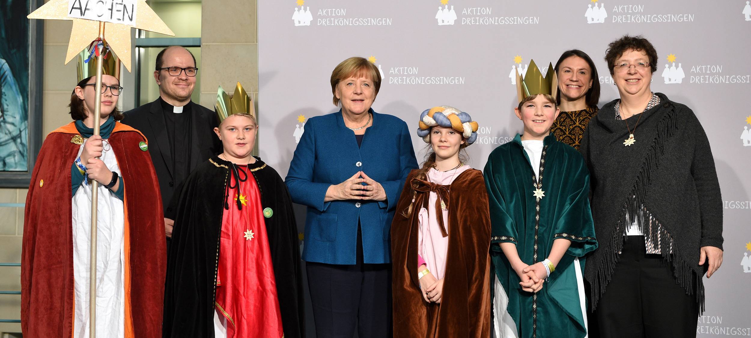 Merkel empfängt Sternsinger
