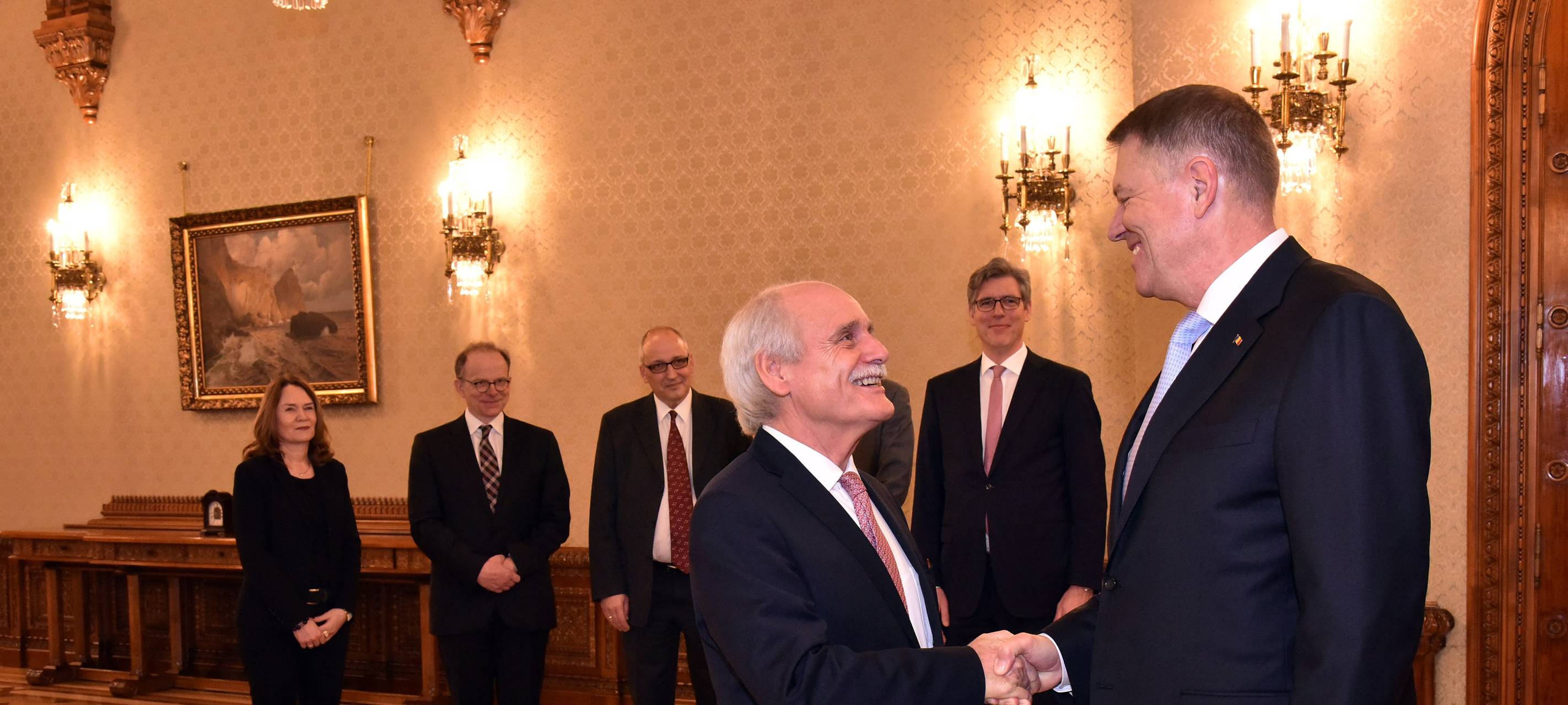 Karlspreisdirektorium steht trotz Kritik zu Iohannis