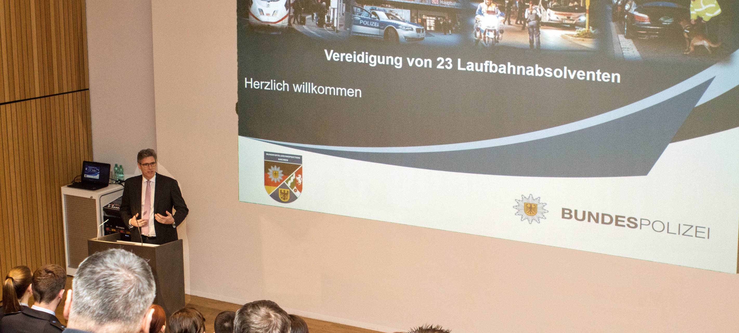 Neue Bundespolizisten vereidigt