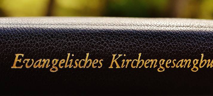 Wie finden Weihnachtsgottesdienste statt?