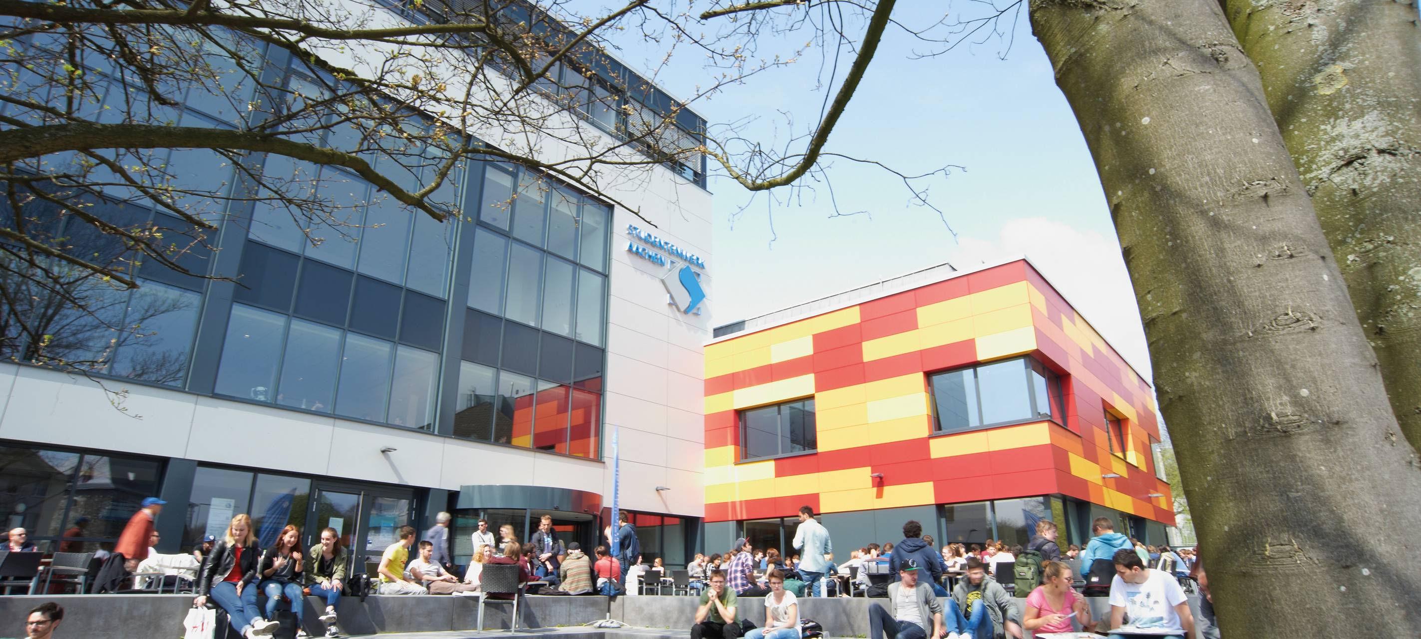 Mensa Academica im Sommer zu