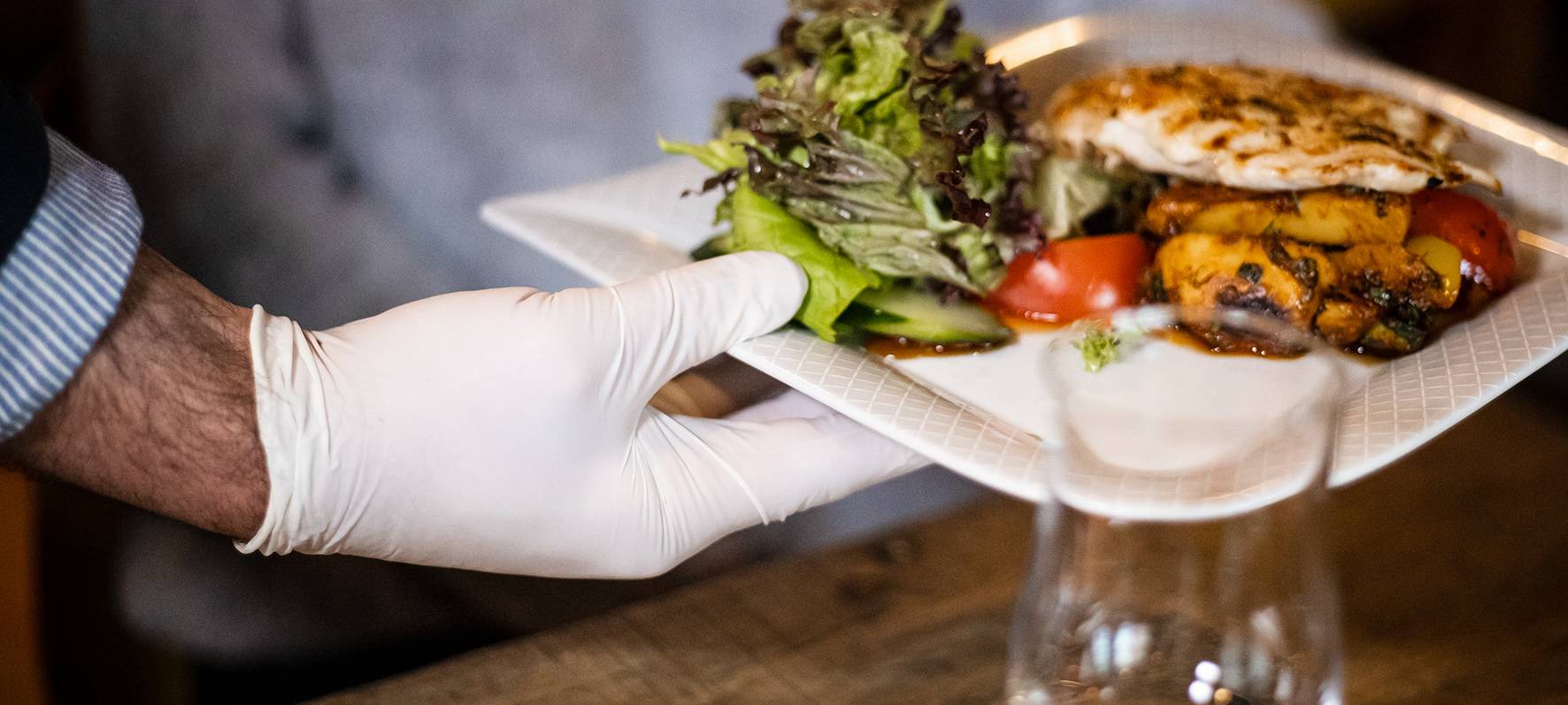 Hotels und Gastwirte auf Geduld und Trinkgeld angewiesen