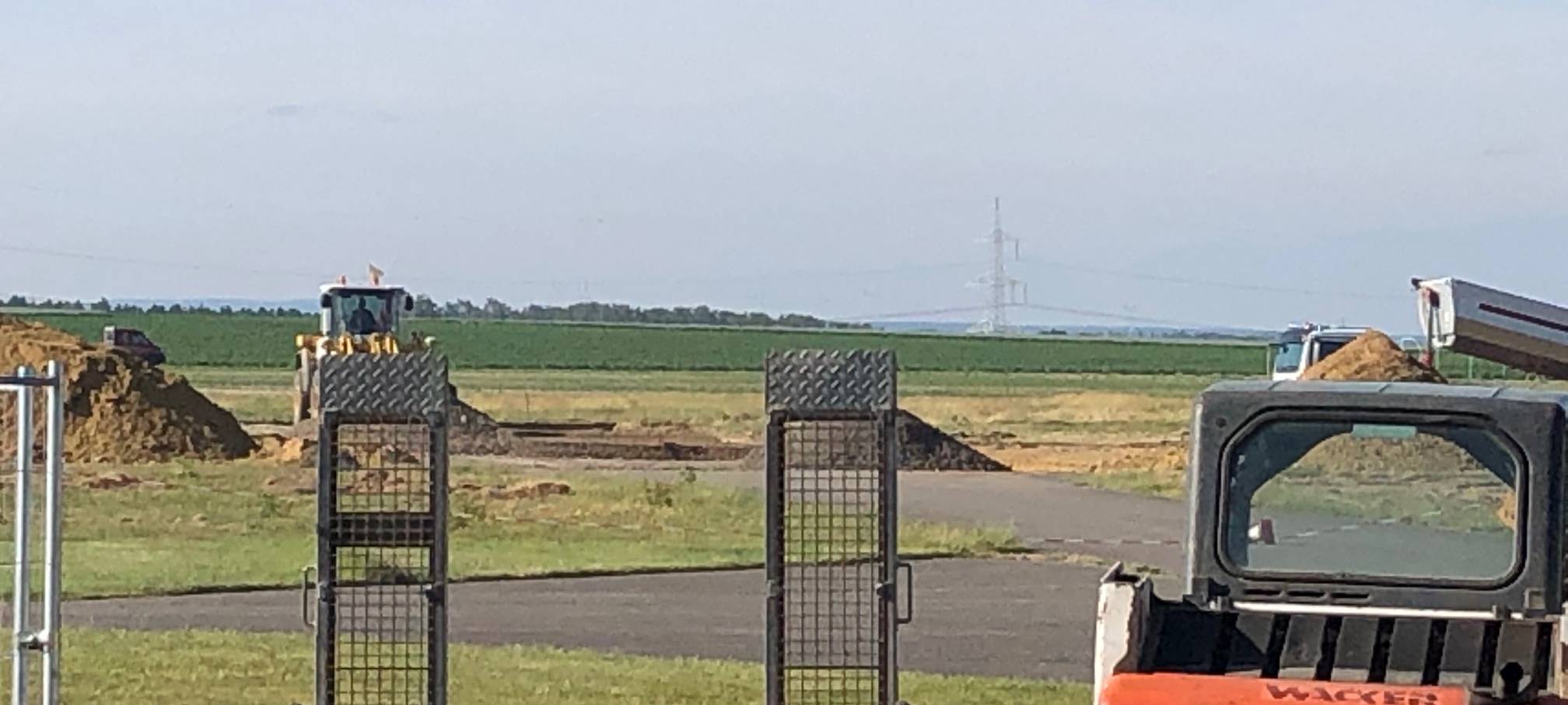 Neue Start- und Landebahn Merzbrück wird feierlich eröffnet