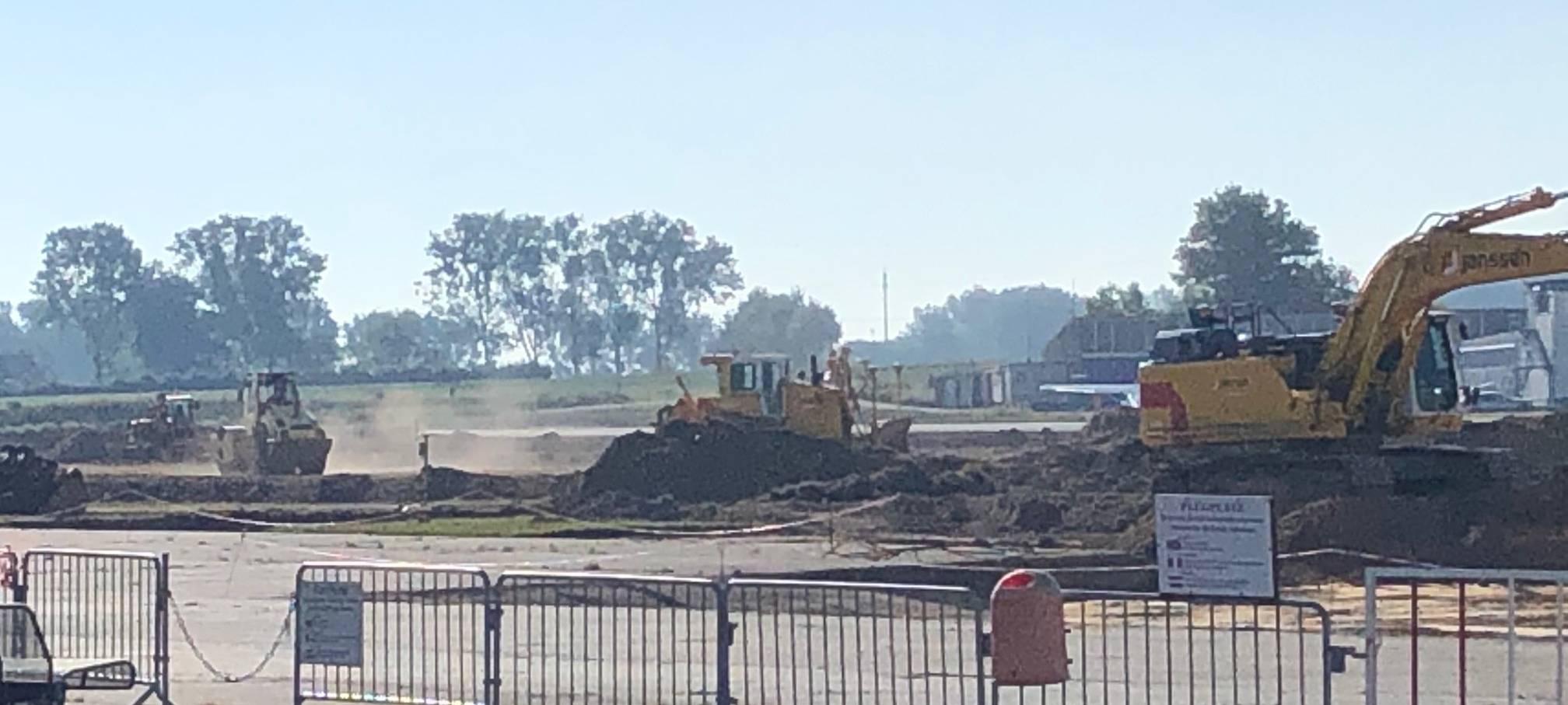 Neue Start- und Landebahn Merzbrück wird feierlich eröffnet