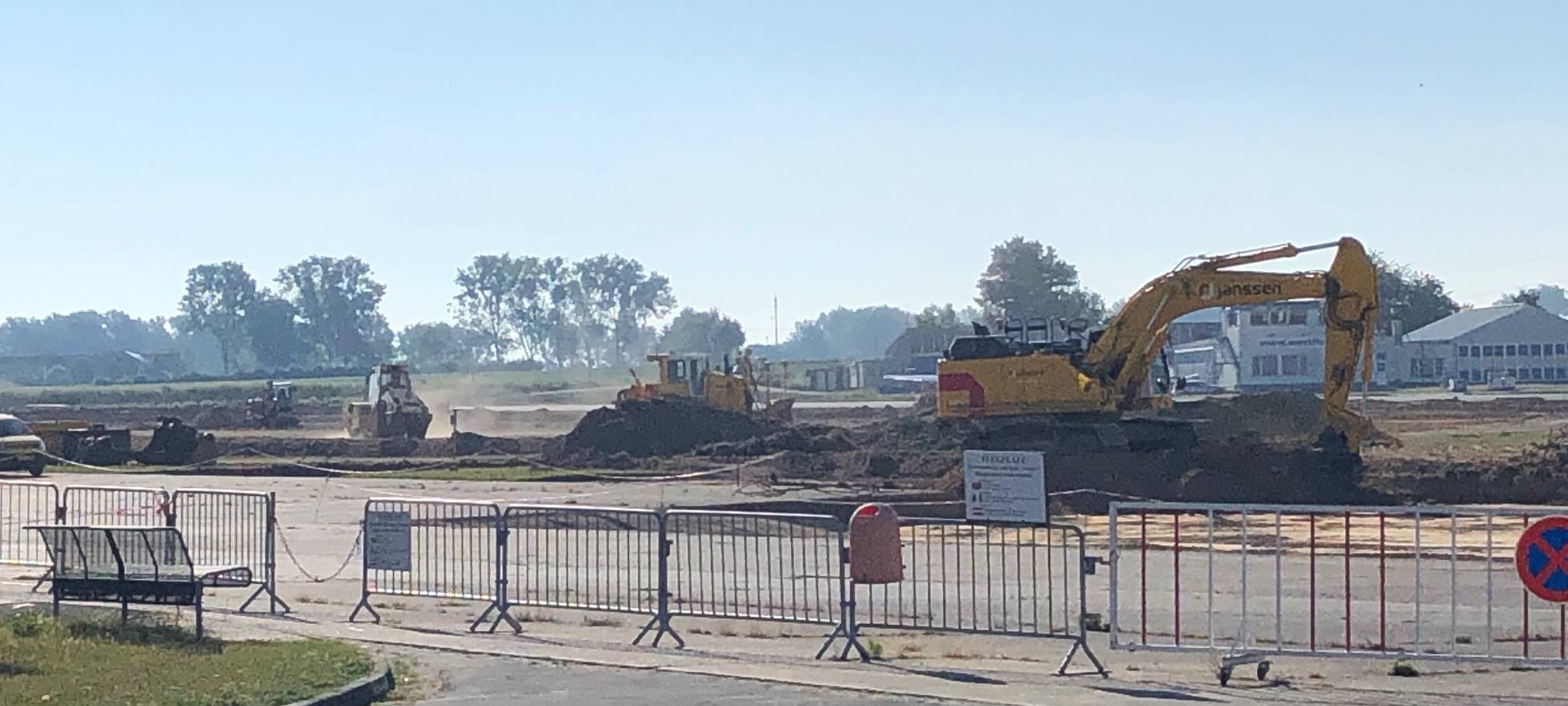 Neue Start- und Landebahn Merzbrück wird feierlich eröffnet