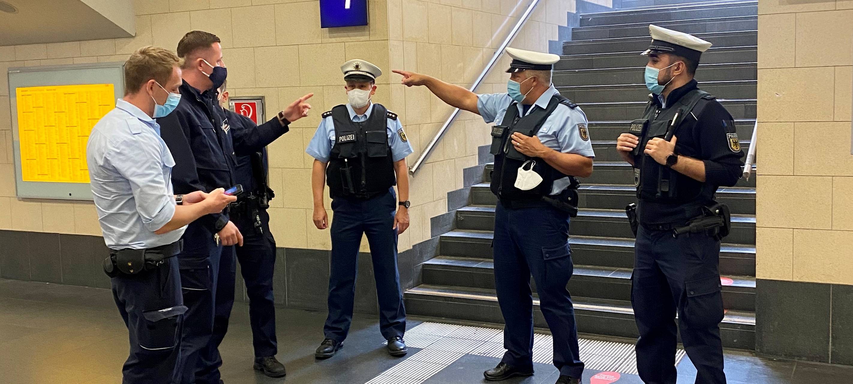 Maskenkontrollen auch am Aachener Hauptbahnhof