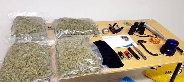 Bundespolizei stellt Drogen und Waffen sicher