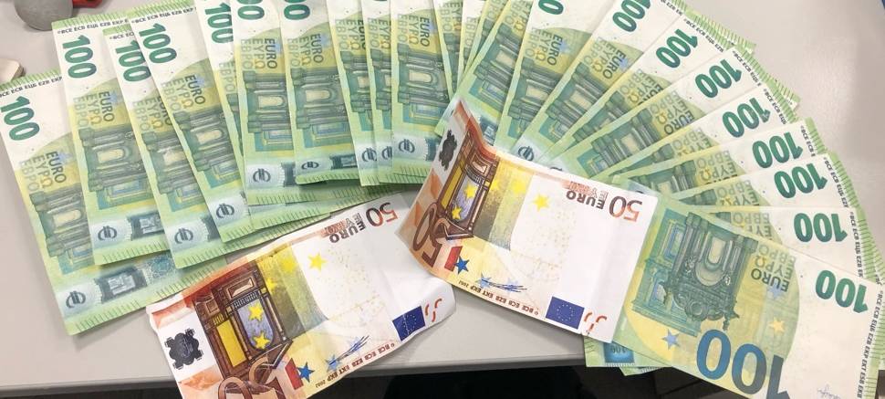 Aufgriffe: Drogen, Waffen und "Blüten"