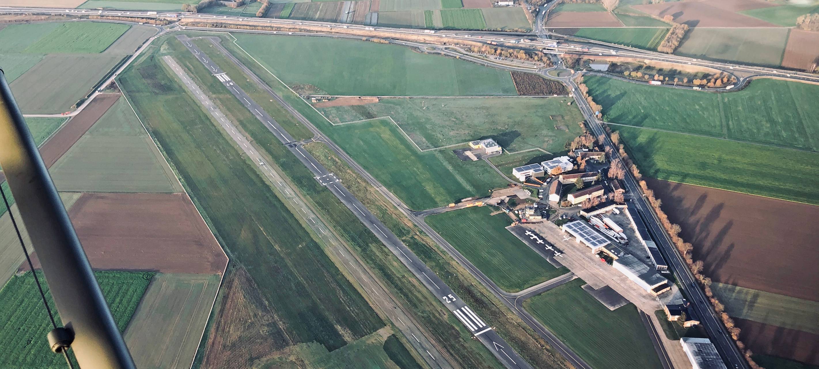 NRW-Verkehrsministerin Brandes besucht Flugplatz Merzbrück