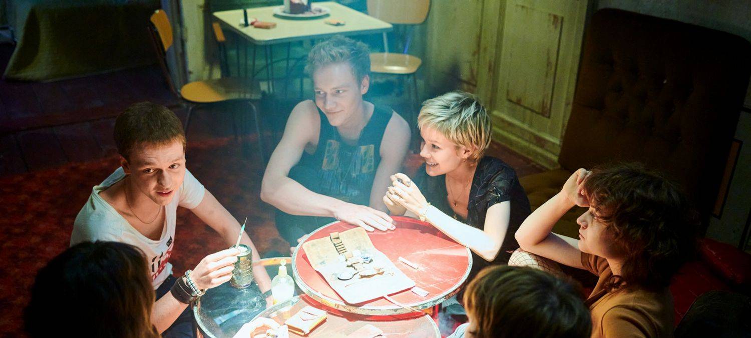 Die "Kinder" beim Drogenkonsum.