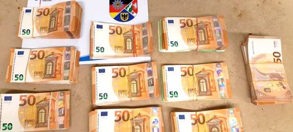 Mit 60.000 Euro im Auto unterwegs