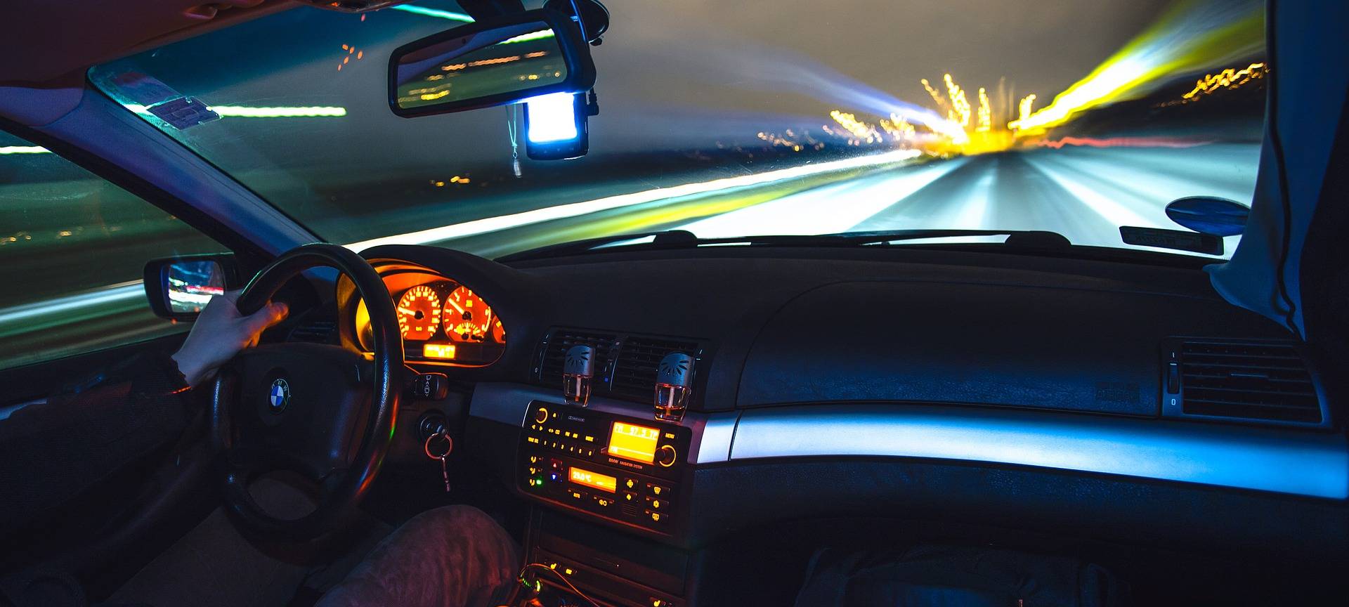 Raser liefern sich Rennen