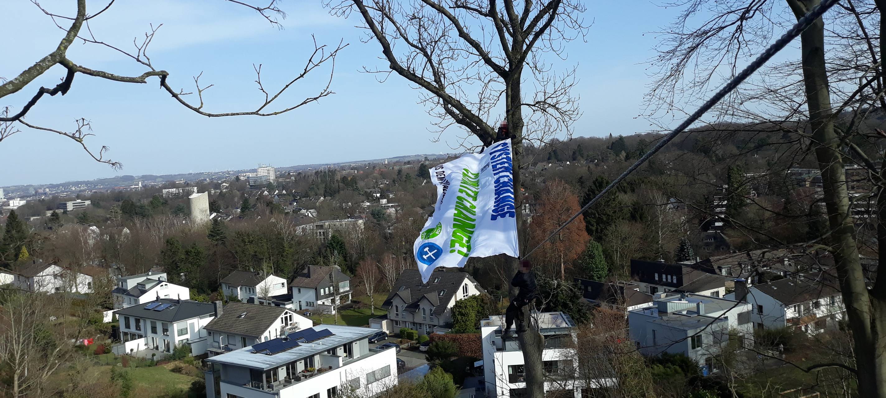 Spontane Baumbesetzung in Aachen