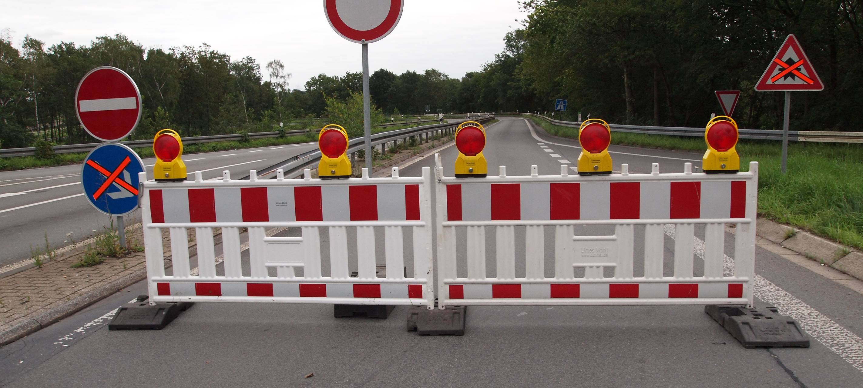 A544: Nur eine Spur bis Mittwoch