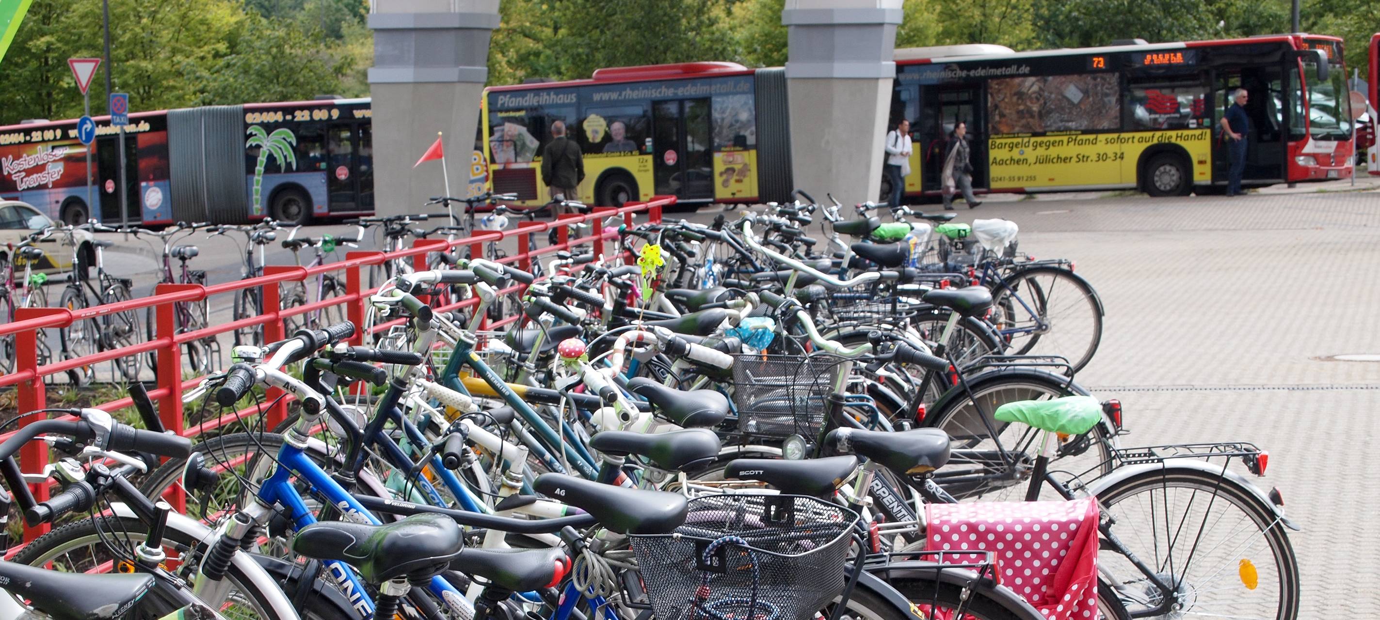 Mehr Radfahrer und Fußgänger