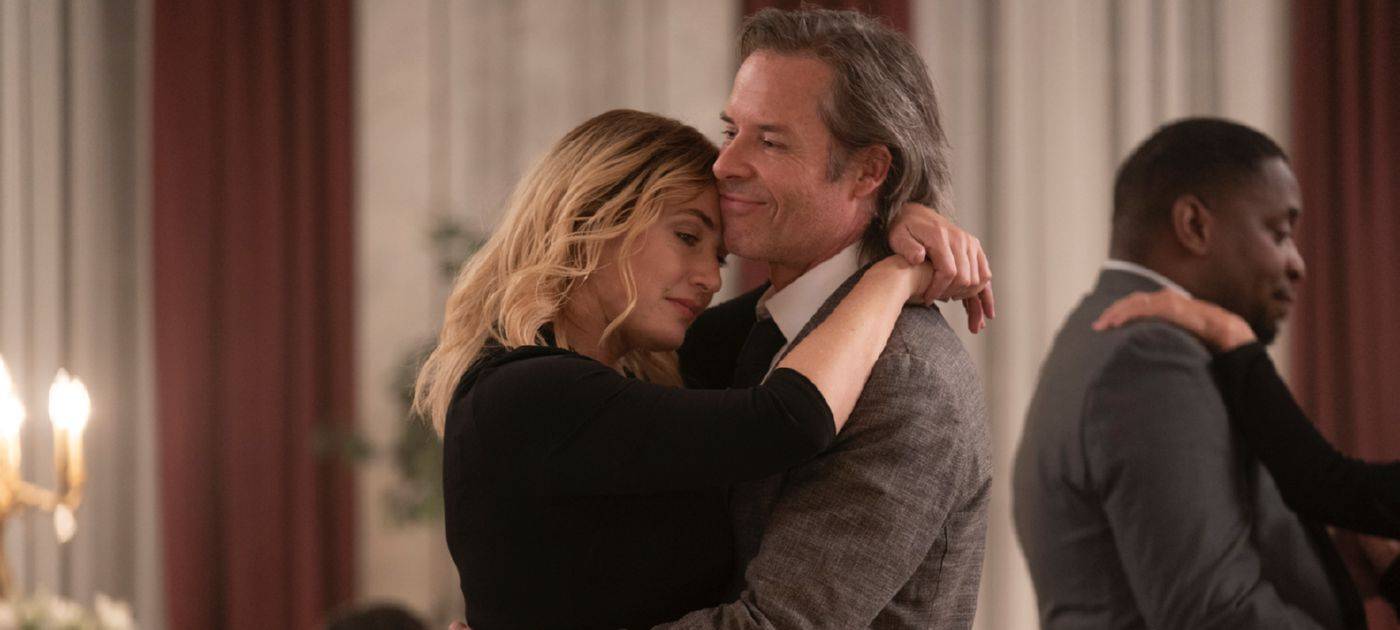 Richard und Mare tanzen.