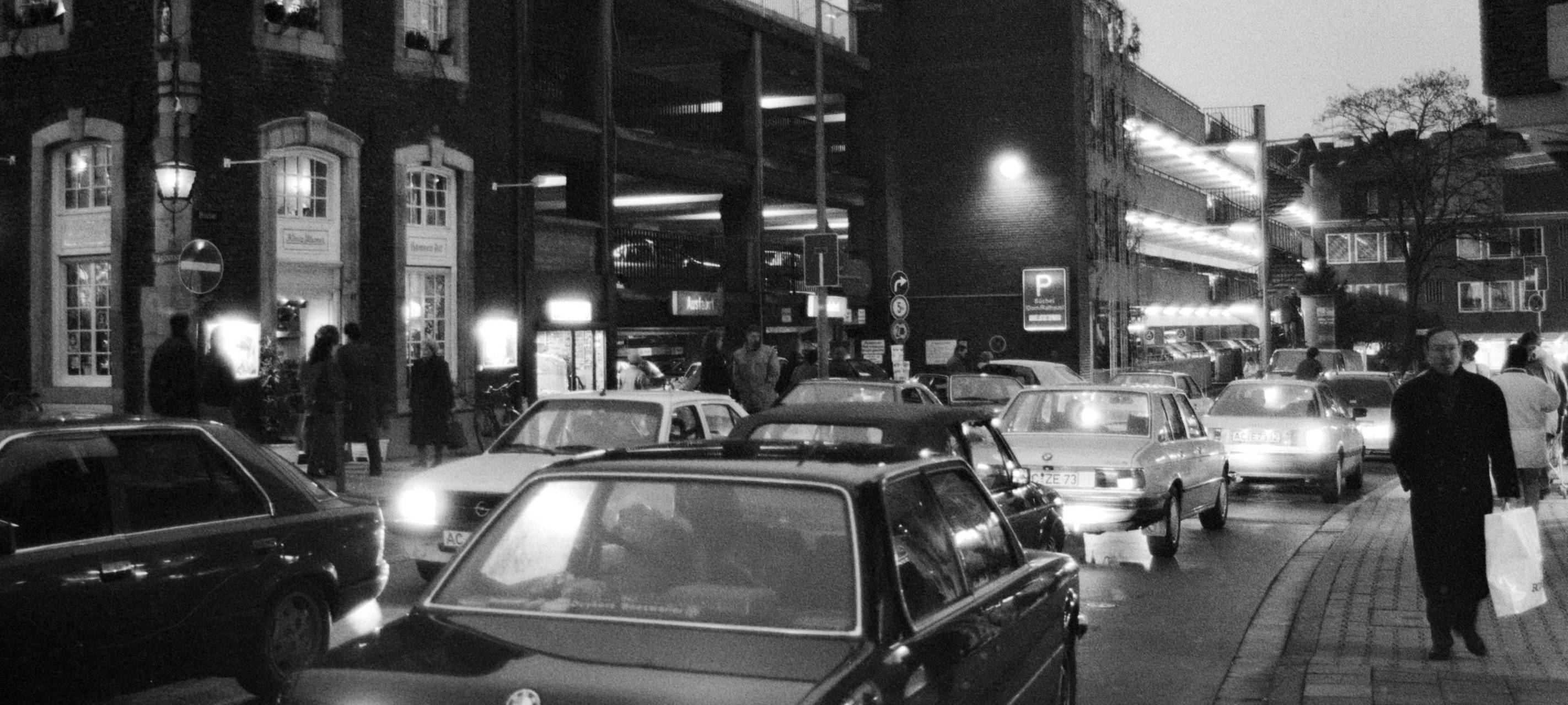 Parkhaus-Abriss läuft