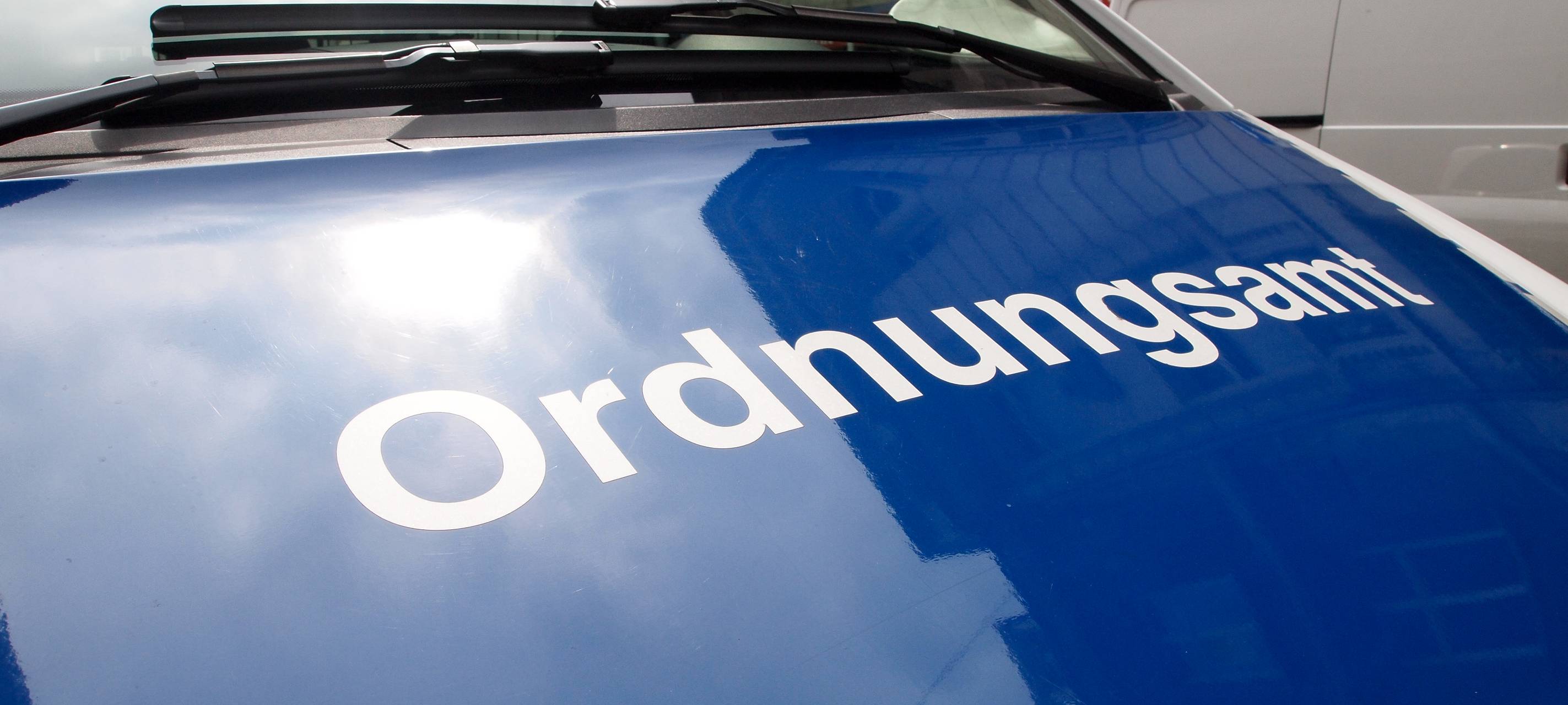 Falschparker verletzt Ordnungsamtmitarbeiter in Würselen