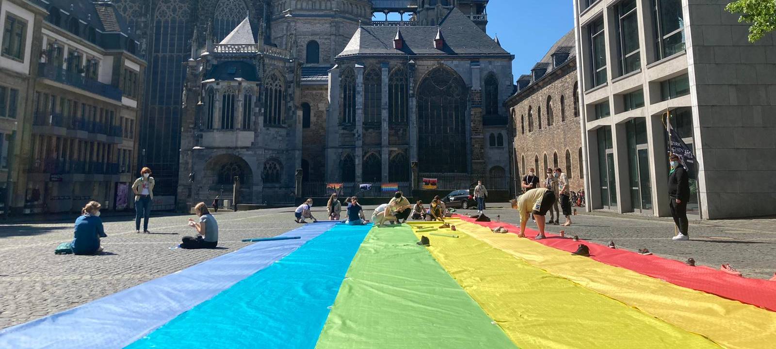 Regenbogenflaggen in der Region
