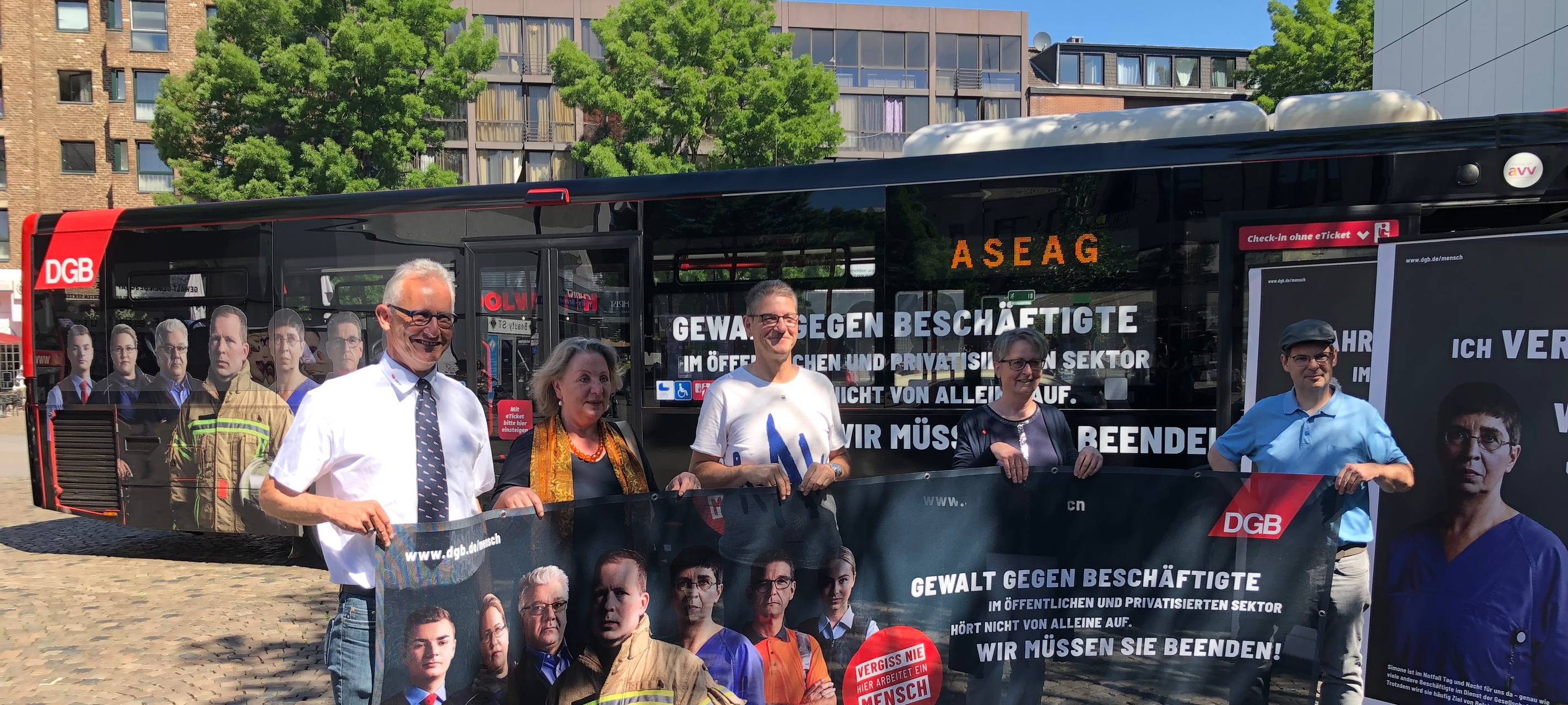 "Vergiss nie, hier arbeitet ein Mensch" - DGB startet Kampagne