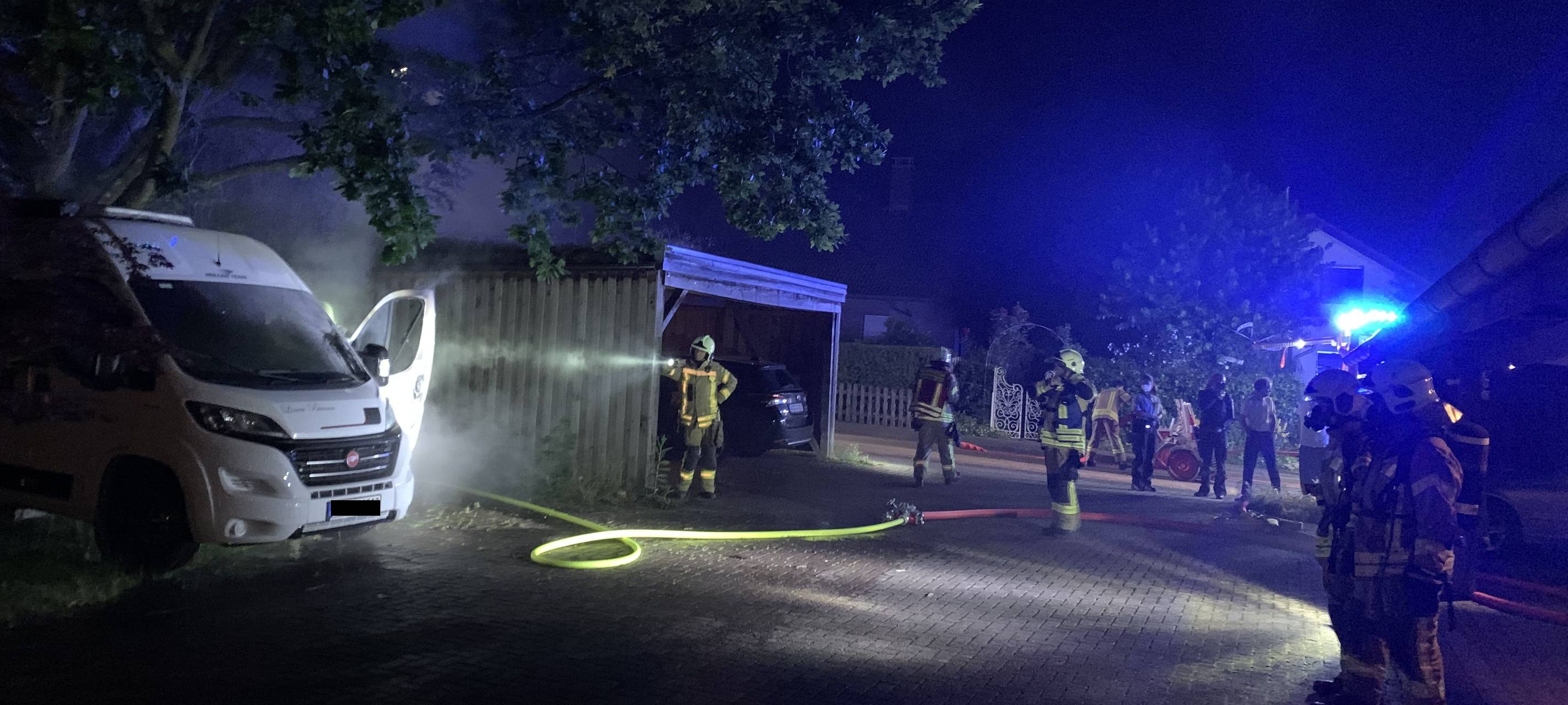 Wohnmobil brennt in Herzogenrath