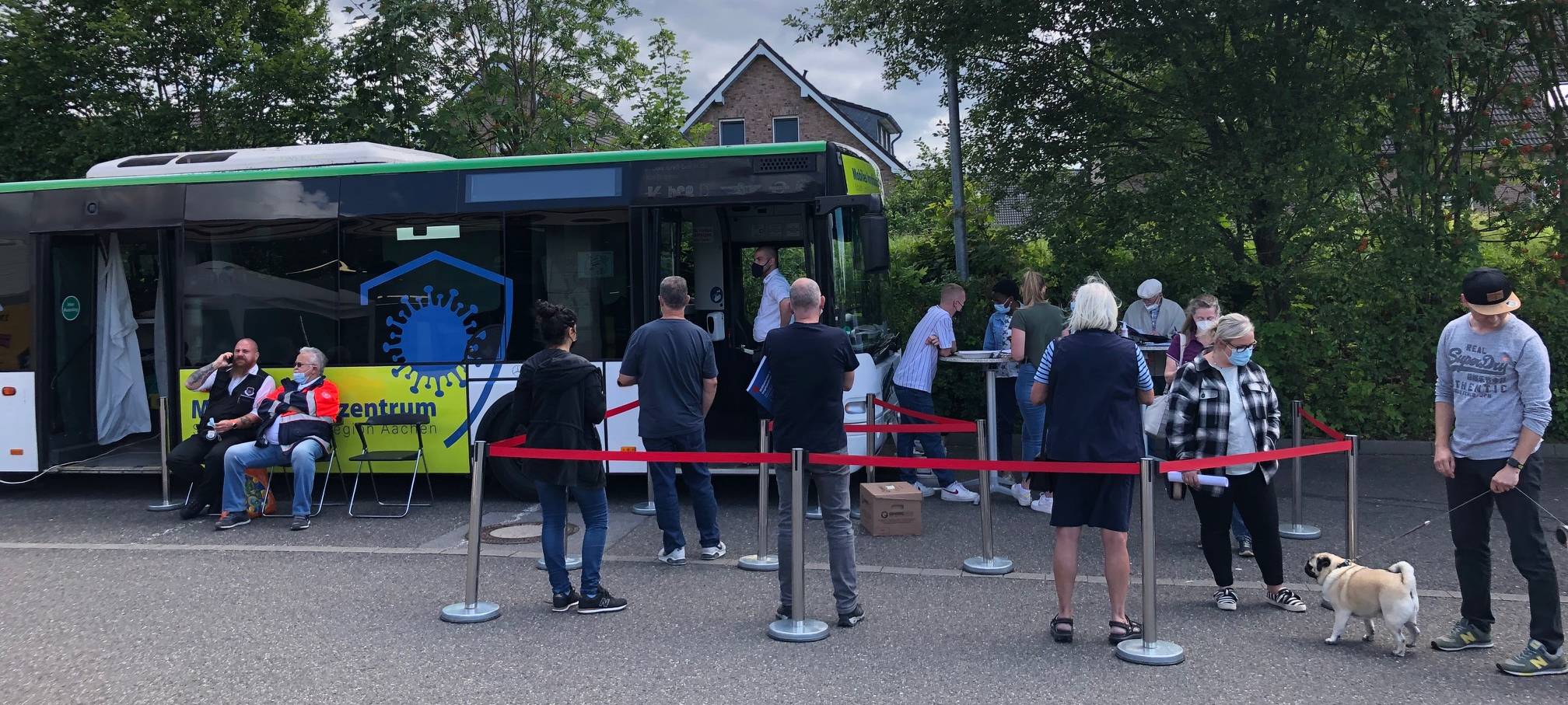 Viel los bei Impf- und Teststellen