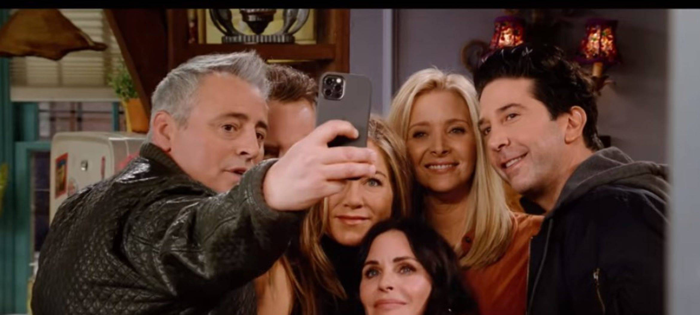 Foto mit allen Darstellern.