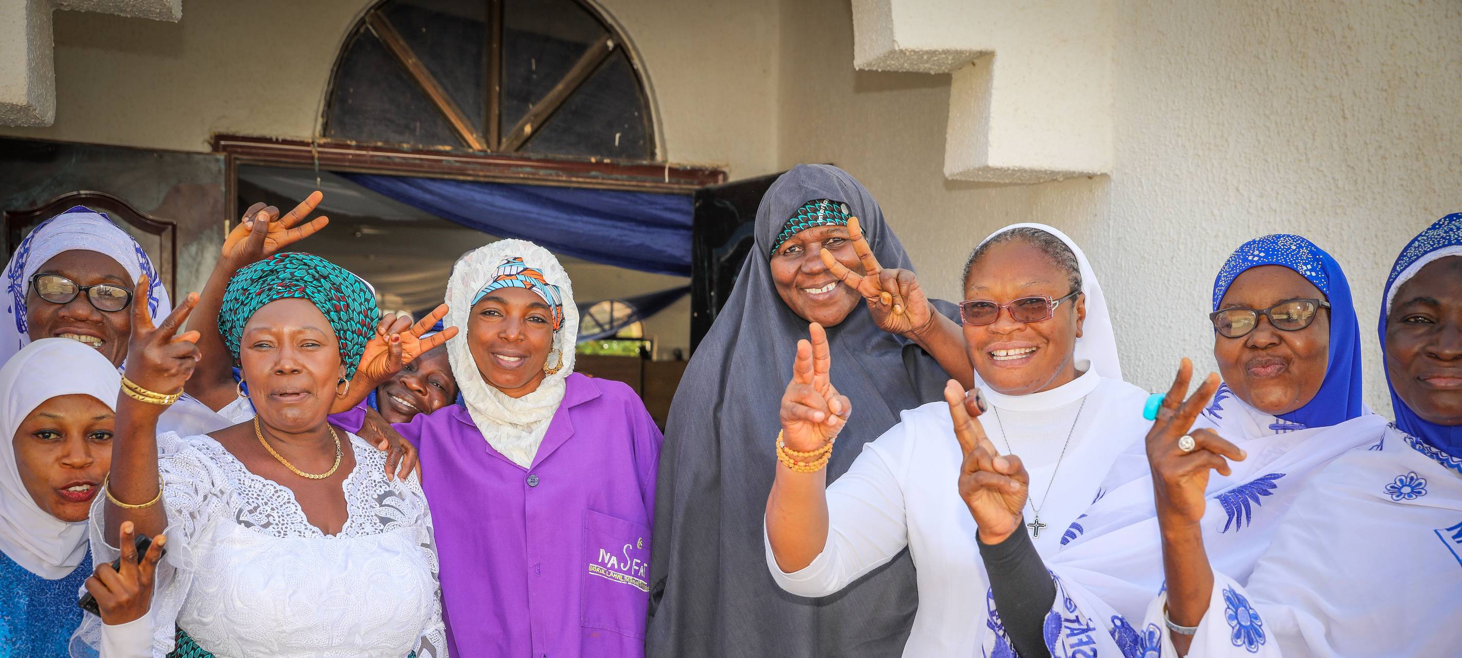 Friedenspreis: Hanau-Aktivisten und Frauen in Nigeria