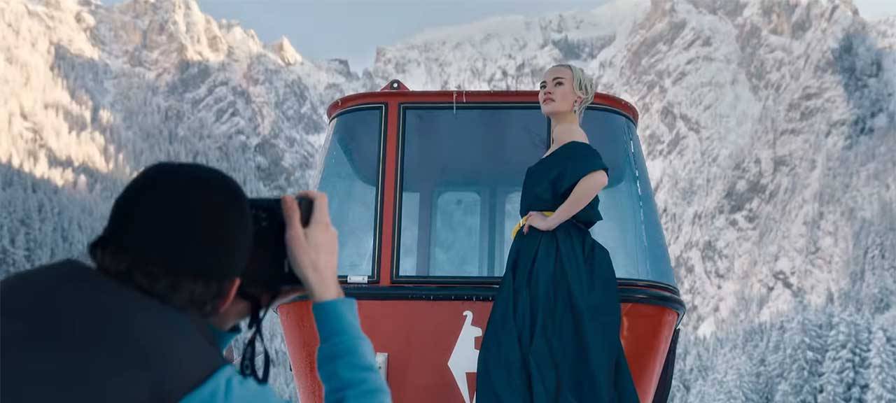 Vanessa setzt sich in Szene.